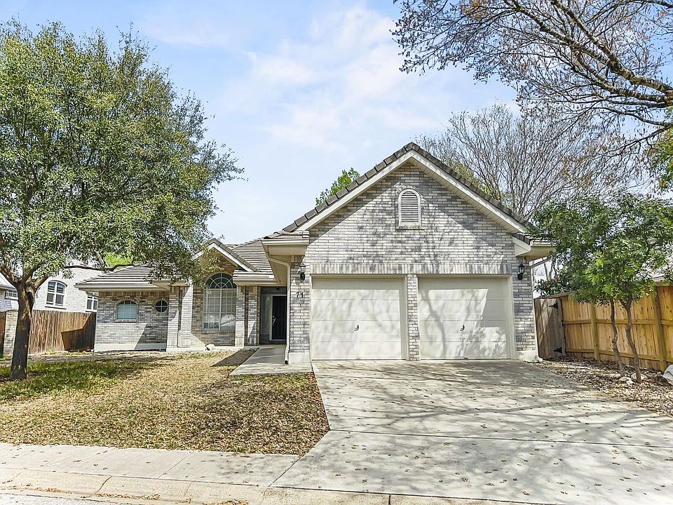 1st image of 71 Wolfeton Way