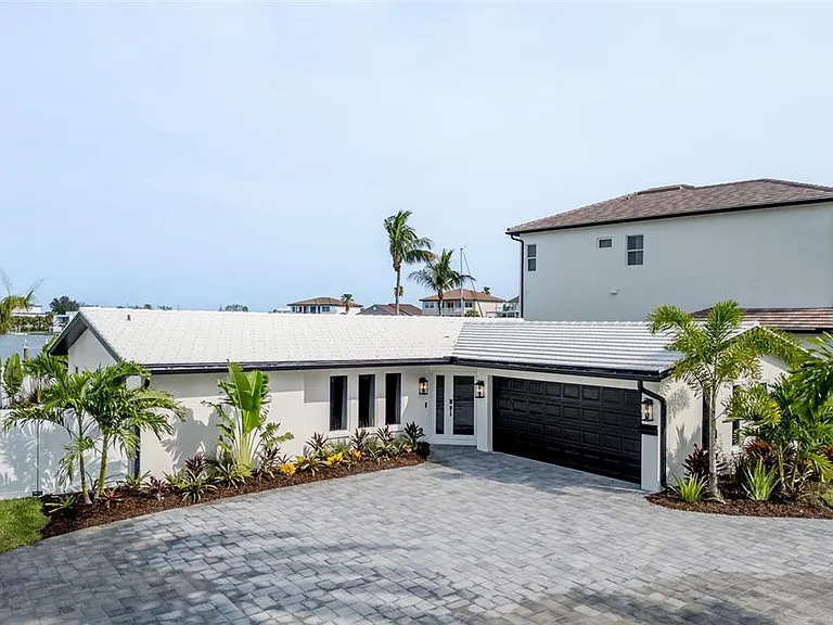 10350 Paradise Blvd — Photo 47