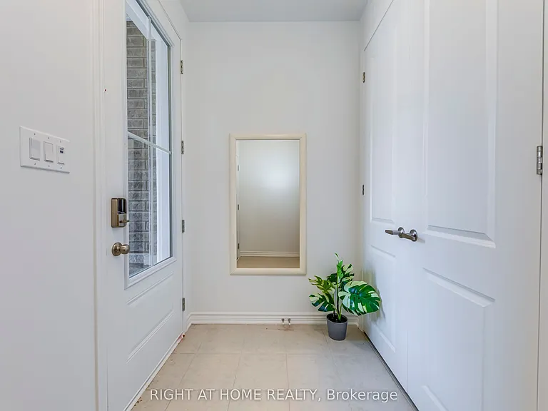 1805 Thames Cir — Photo 2