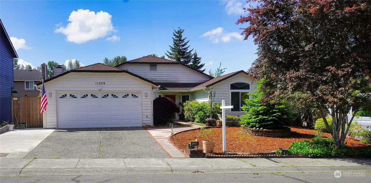11209 SE 267th Place photo 1
