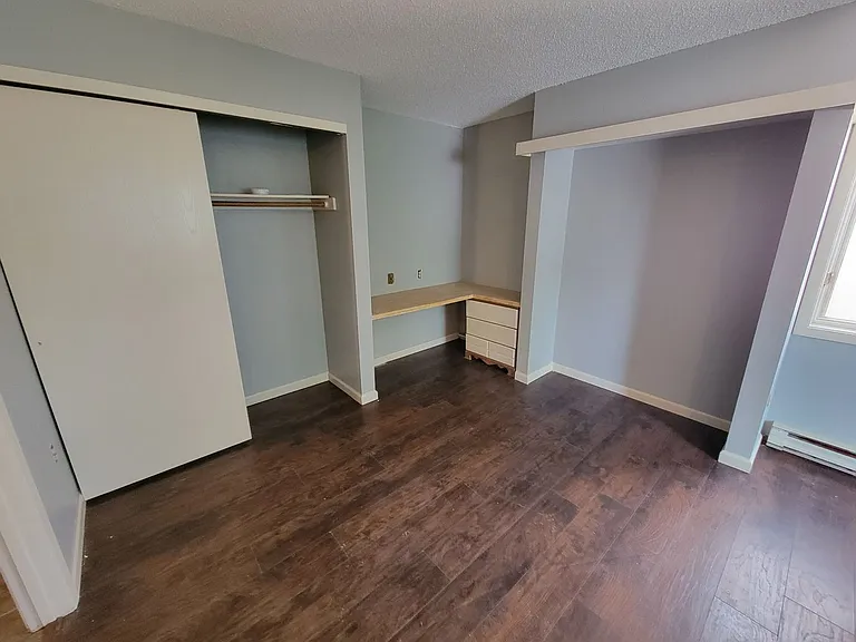 1526 E Superior St #4 — Photo 4