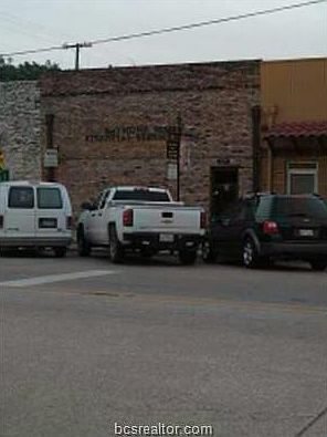 2nd image of 125 N Main St