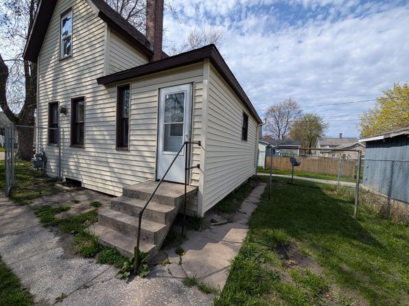 411 McKee St, Manistee, MI 49660