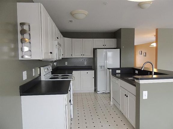 3rd image of 2800 Barclay Way