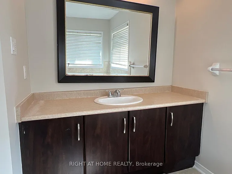 39 Golden Iris Cres — Photo 38