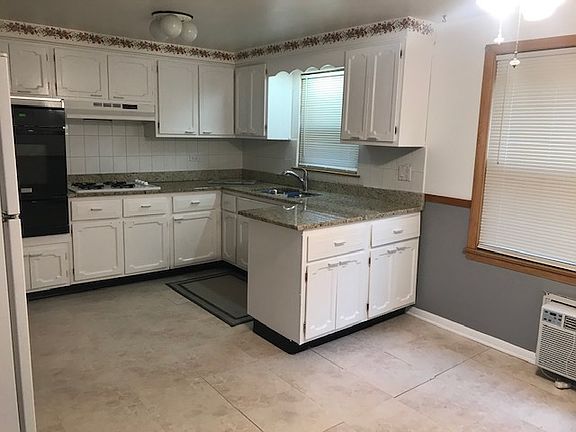 5th image of 2450 N 77th Ct APT 1E
