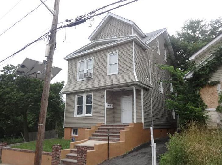 2nd image of 29 Huntington Ter