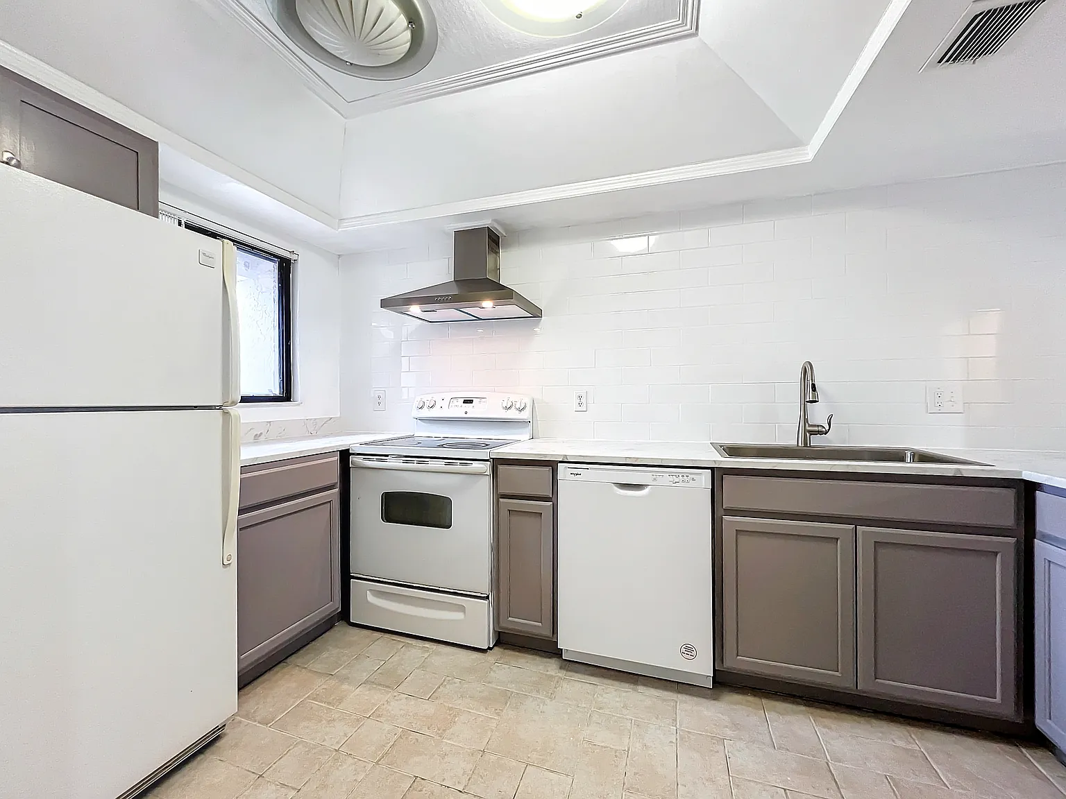 2 bed, 2.5 bath, 1220 sqft, $1,950 — Photo 3