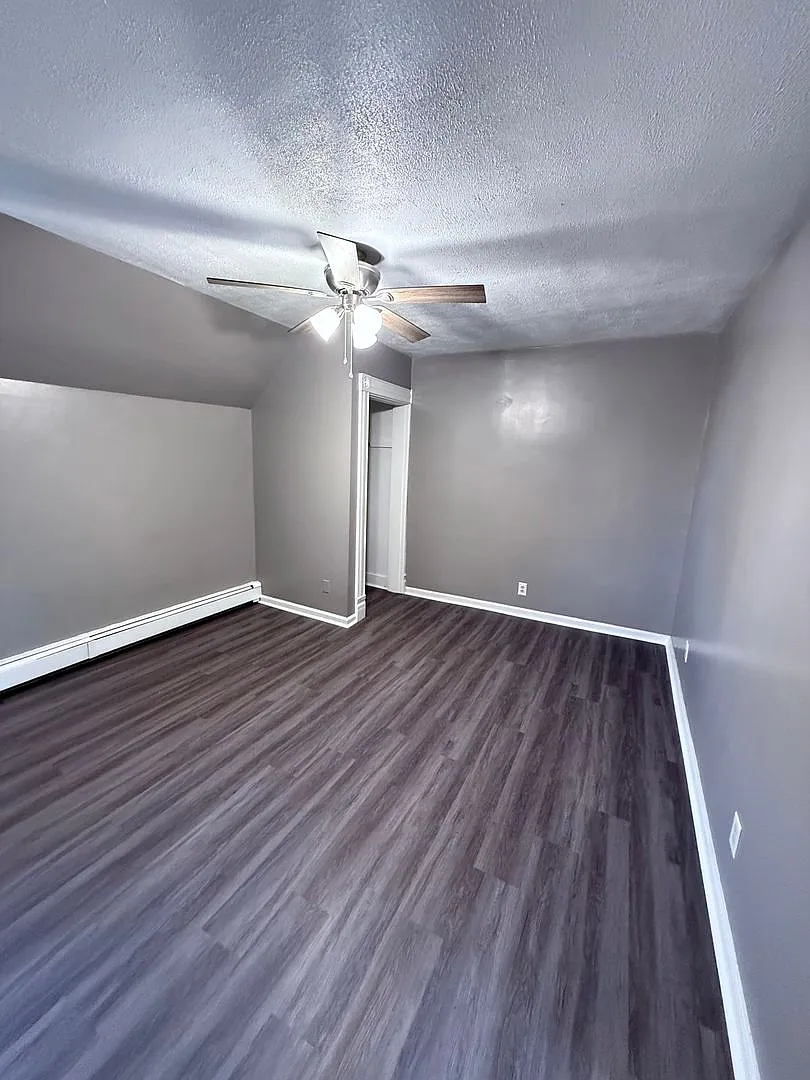 740 West 5th Street — Photo 2