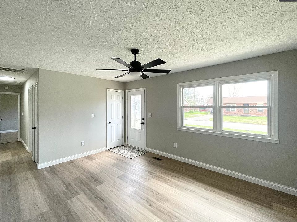 1st image of 142 Kimberly Ln #1
