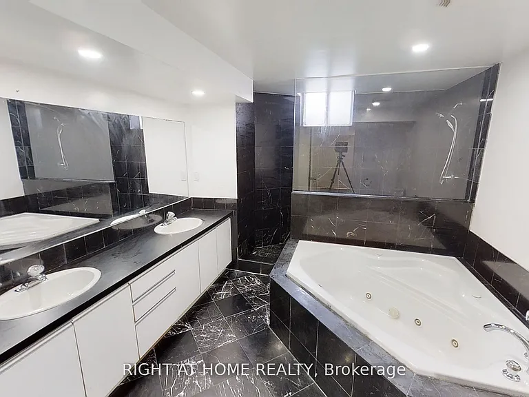 31 Northgate Cres E — Photo 4