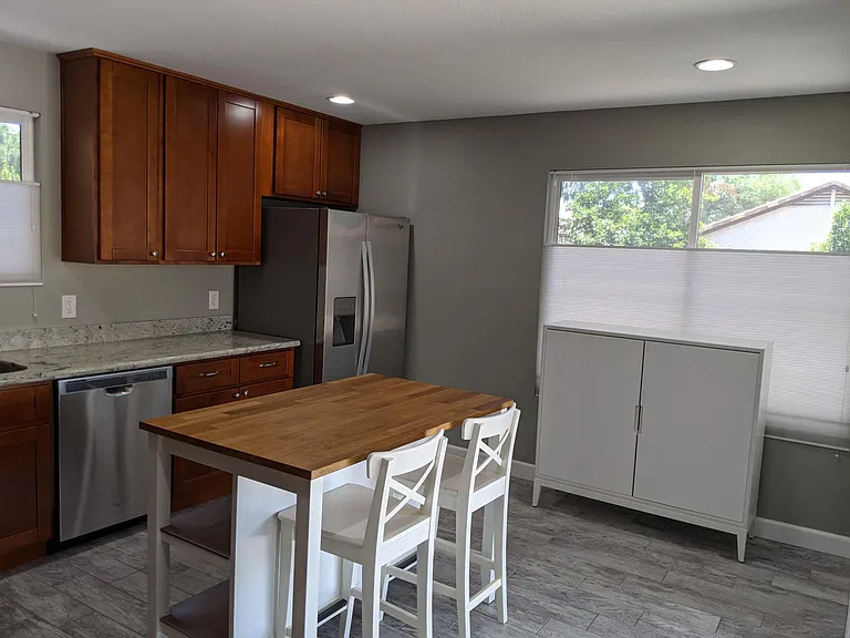 1184 N Bullmoose Dr — Photo 3
