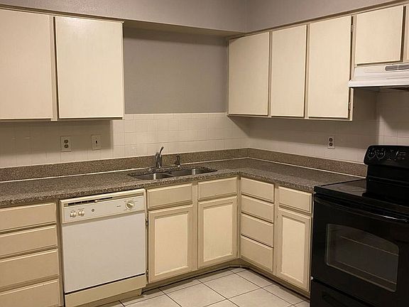 3rd image of 12008 Mighty Oak Dr #B