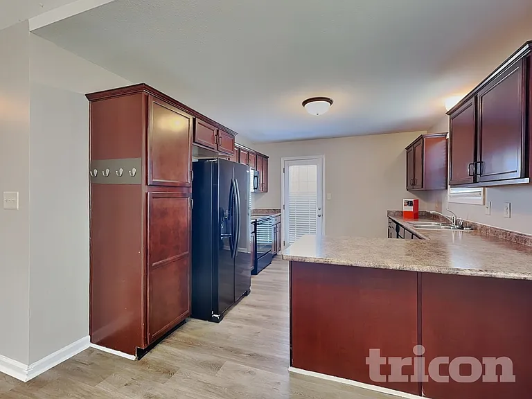 1037 Dwight Eisenhower Way — Photo 4