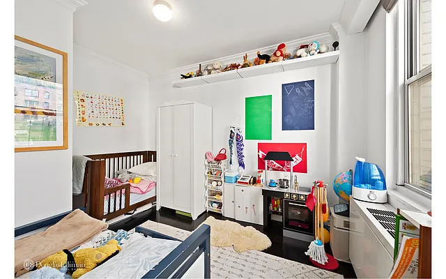 Sold by Douglas Elliman | media 10