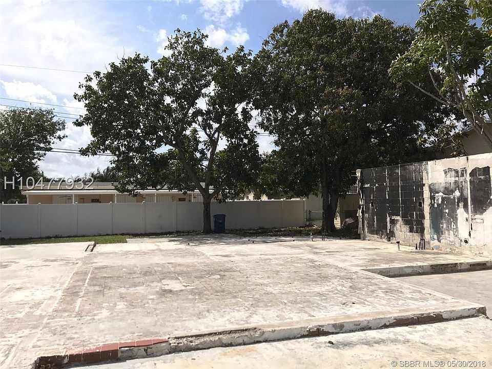 2nd image of 4970 NW 17th St