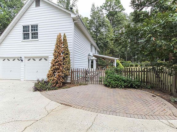 4th image of 165 Ashland Way