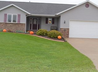 562 Clay St, Wrightstown, WI 54180