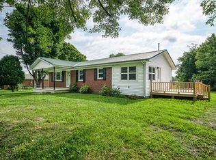 72 1st St, Rock Island, TN 38581