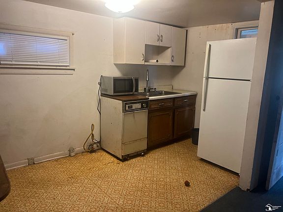4th image of 815 Hubble St