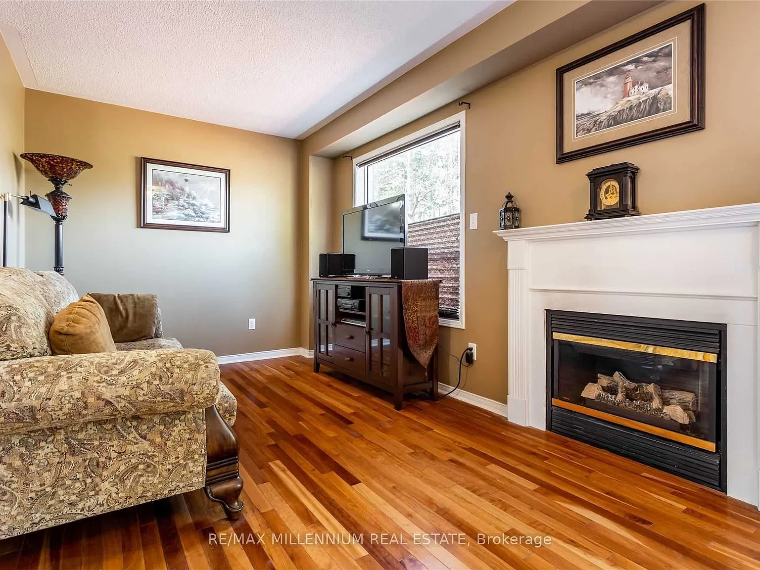 3 bed, $3,000 — Photo 2