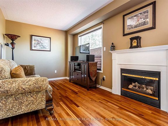 2nd image of 13 Dawson Cres