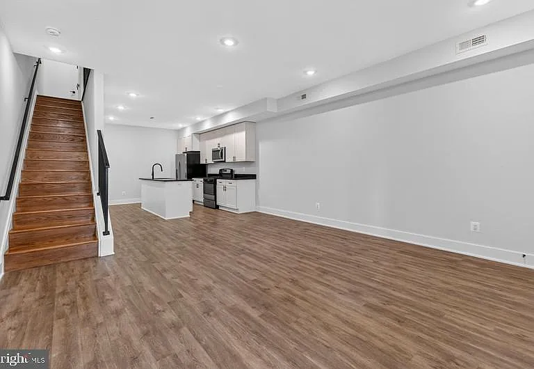 213 Seaton Pl NE #2 — Photo 8