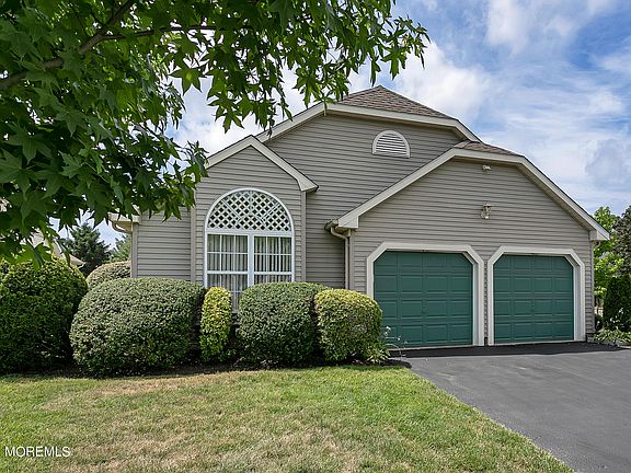 2nd image of 2507 Spring Hill Drive