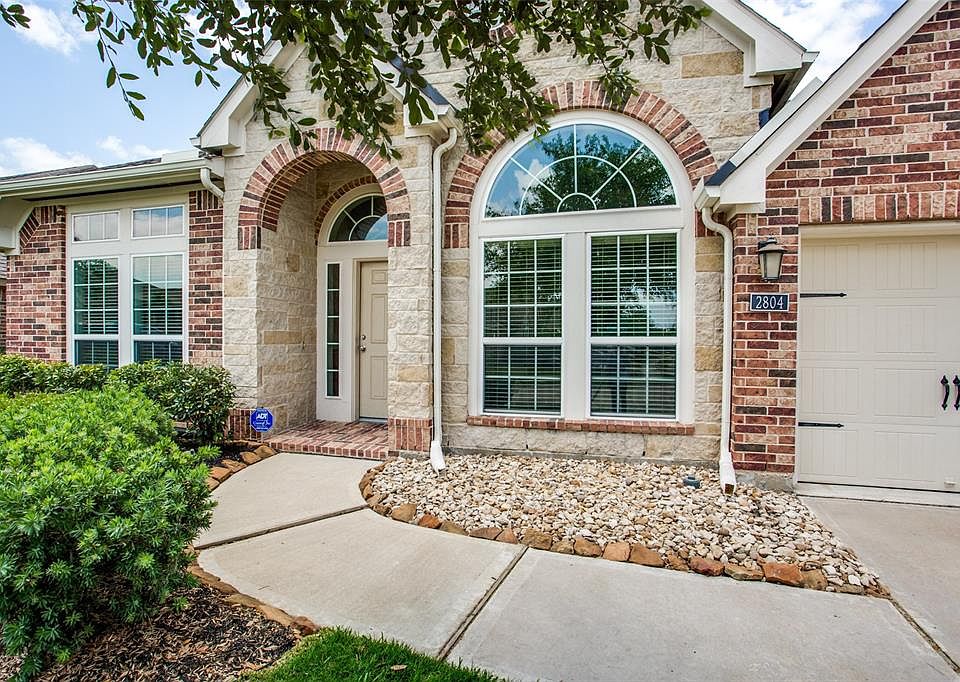 1st image of 2804 Leafwood Ln
