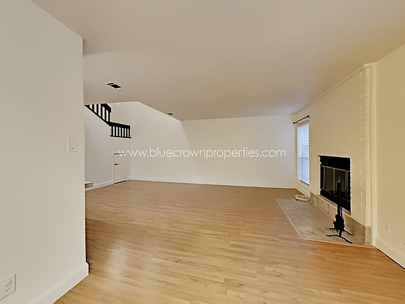 5th image of 2139 Country Villa Dr