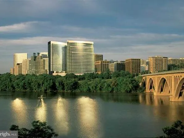 1111 19th St N APT 2301, Arlington, VA 22209