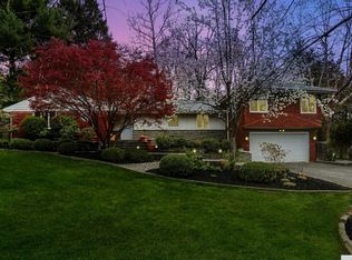 19 Old Farms Rd, Poughkeepsie, NY 12603