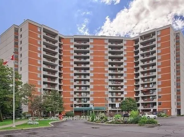 7811 Yonge St #805, Markham, ON L3T 4S3