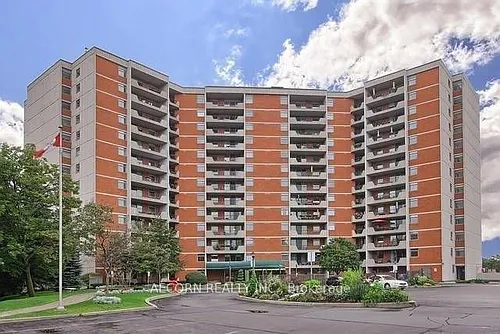 7811 Yonge St #805 Photo 1