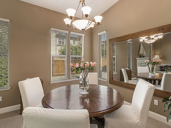 5th image of 343 Saunders Dr