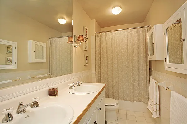 Sold by Corcoran | media 21