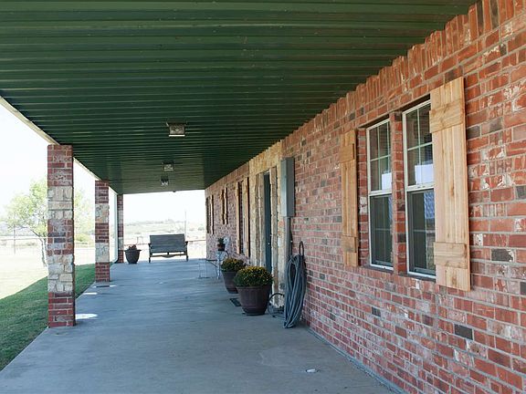 4th image of 296 Bubert Ln
