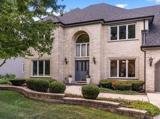 1395 Sun Tree Ct, Naperville, IL 60564