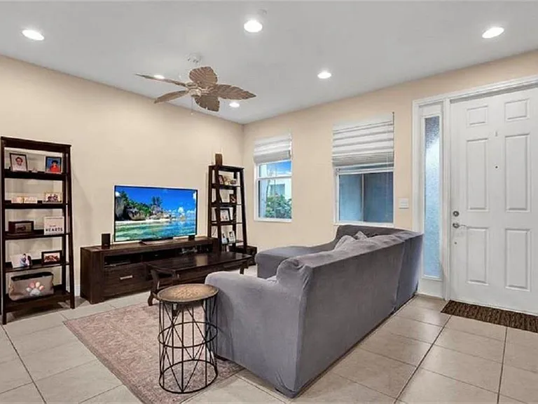 2930 Cascada Isles Way — Photo 6
