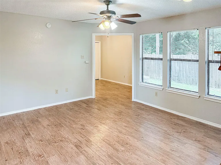 409 Rawhide Loop — Photo 9