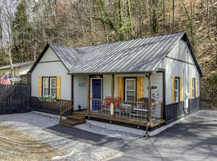 2589 Ridge Rd, Pigeon Forge, TN 37863
