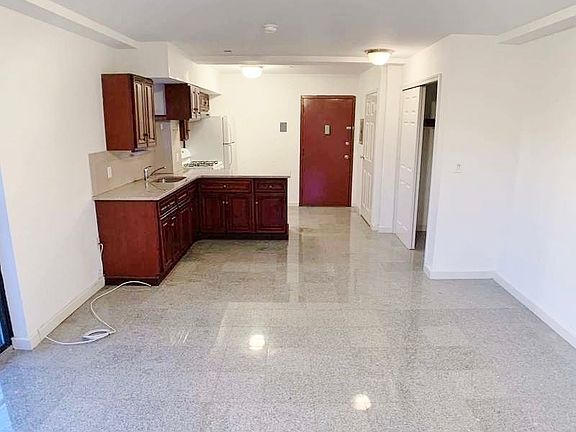 3rd image of 27-35 21st St #2A