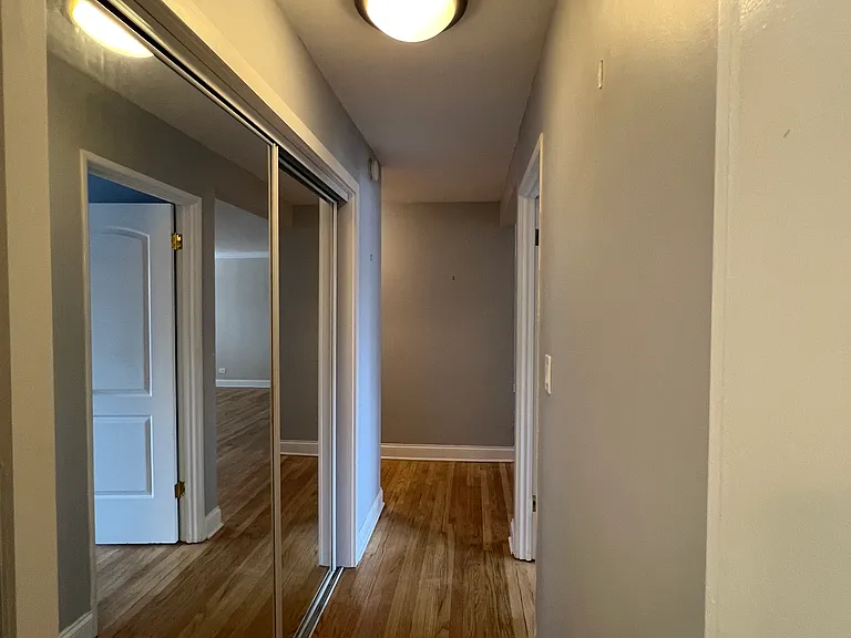 2400 W Balmoral Ave #2G — Photo 2