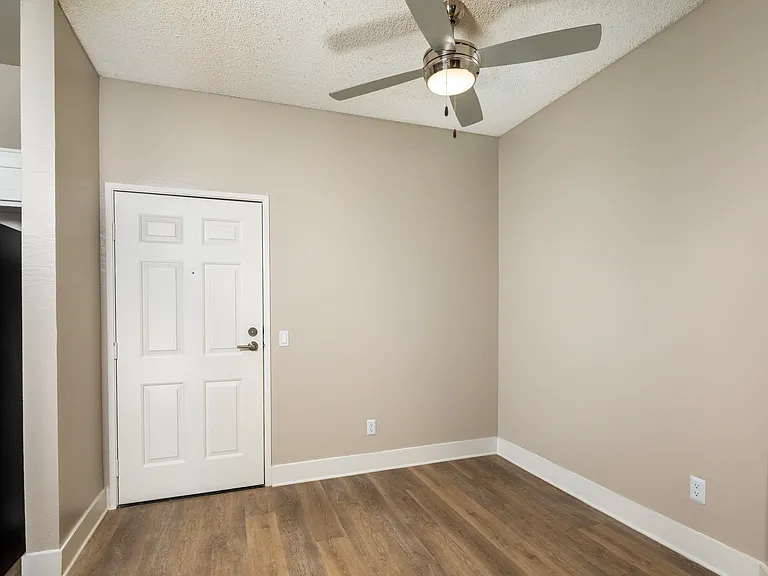 Canyon Crest — Photo 19