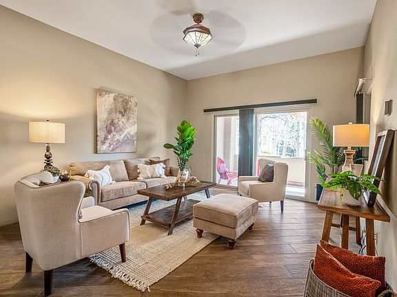 2nd image of 4785 Esperanza