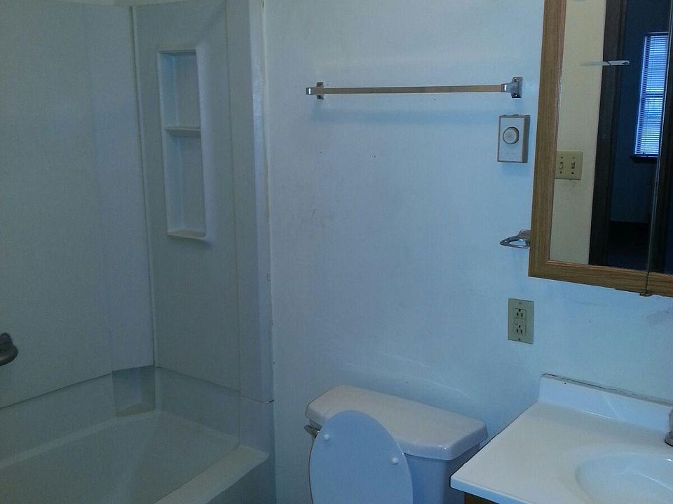 2nd image of 1102 W McPherson St APT 5