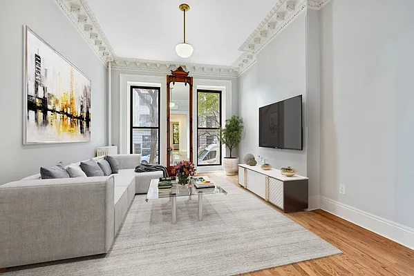 Rented by Nomad Property Group, LLC | media 7