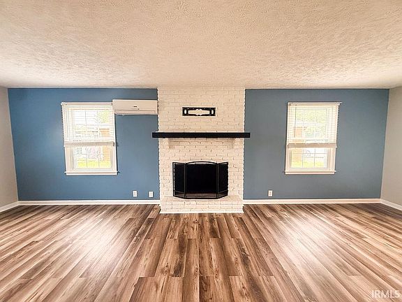 3rd image of 2117 N Carriage Ln