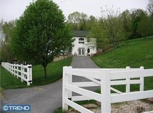 211 E Mohler Church Rd, Ephrata, PA 17522