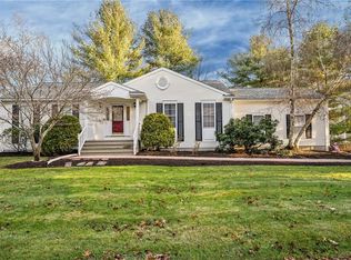 2 Mulberry Dr, Cranston, RI 02921